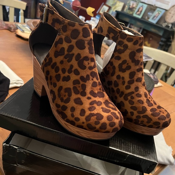 New Pierre Dumas Leopard Print Ankle Boots - Picture 2 of 4